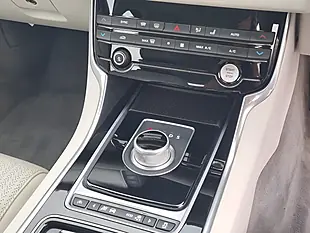 Used 2016 Jaguar Xf Prestige Black - Interior and Exterior details 12