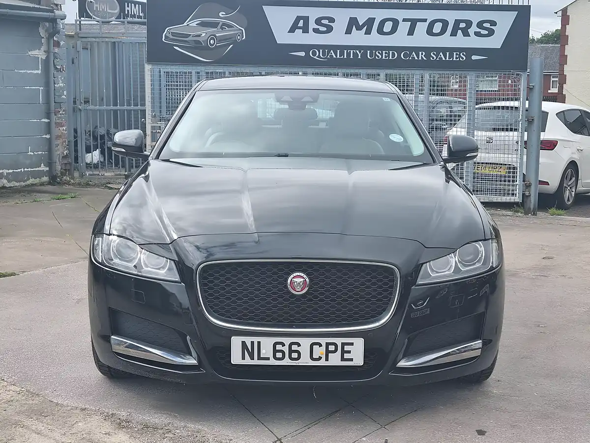 Used 2016 Jaguar Xf Prestige Black - Interior and Exterior details 2