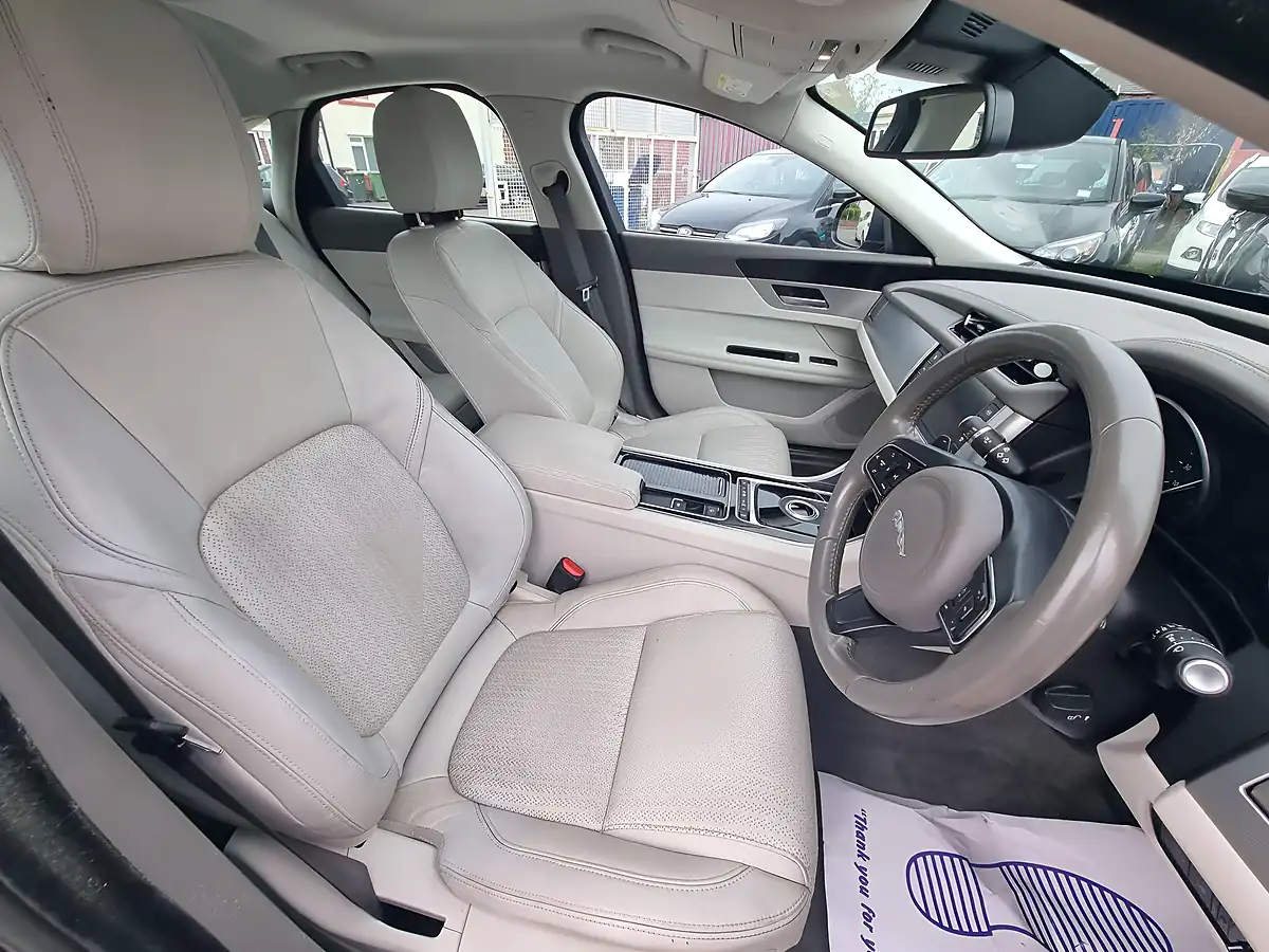 Used 2016 Jaguar Xf Prestige Black - Interior and Exterior details 5