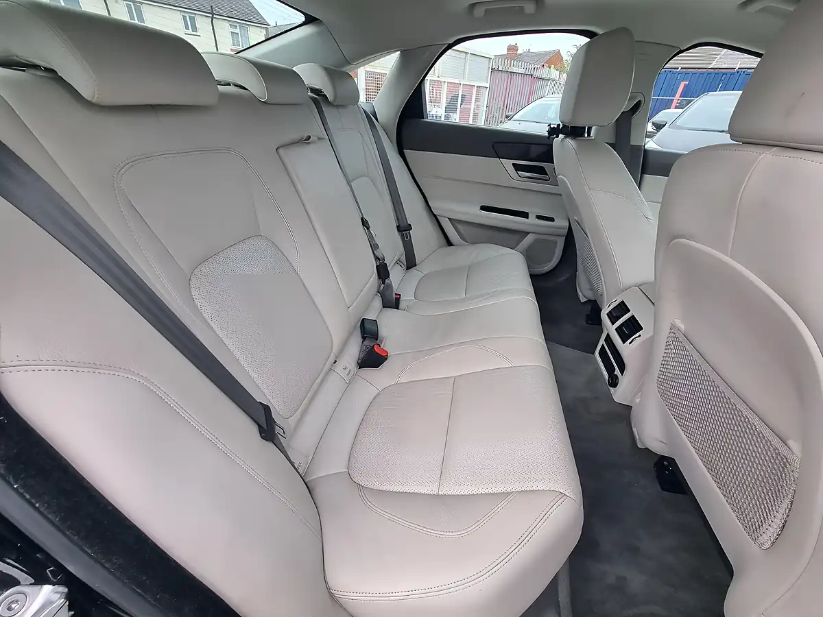 Used 2016 Jaguar Xf Prestige Black - Interior and Exterior details 6