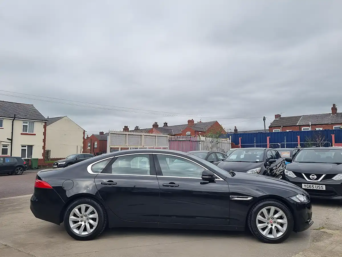 Used 2016 Jaguar Xf Prestige Black - Interior and Exterior details 8