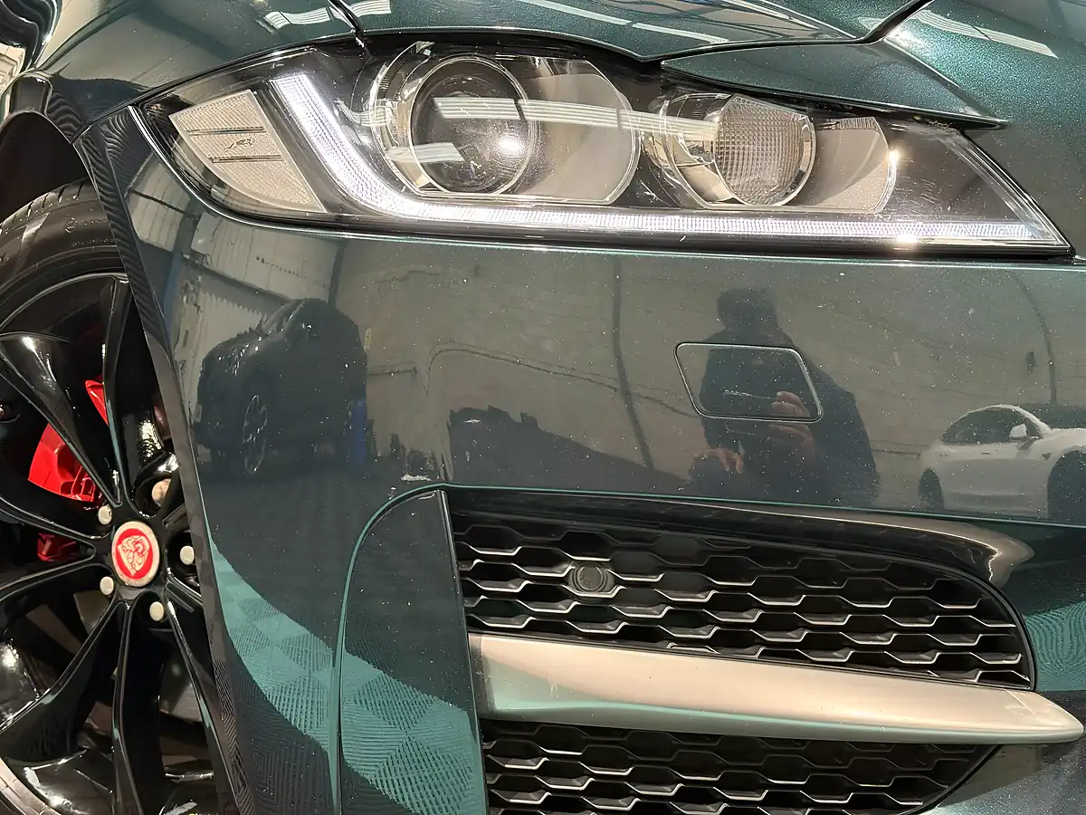 Used 2016 Jaguar Xf R-Sport Green - Interior and Exterior details 11