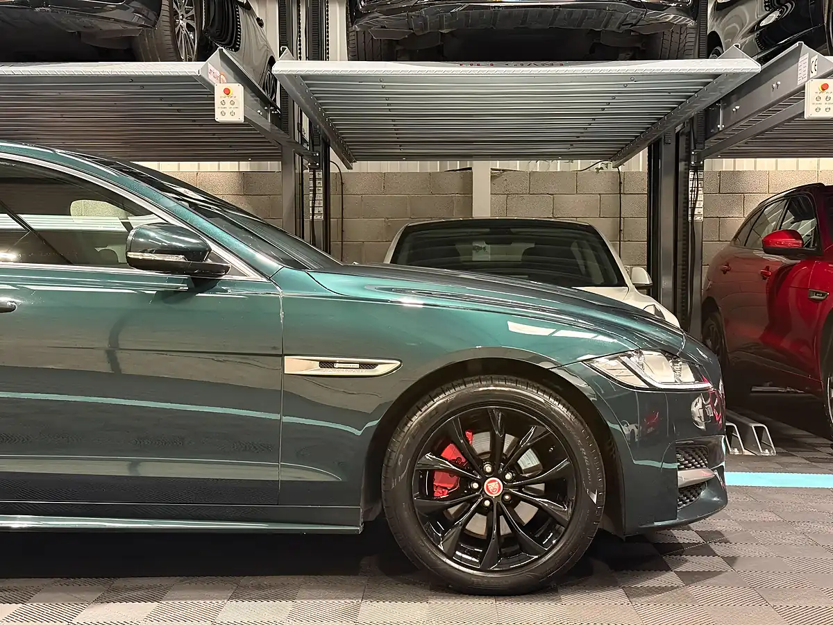 Used 2016 Jaguar Xf R-Sport Green - Interior and Exterior details 15