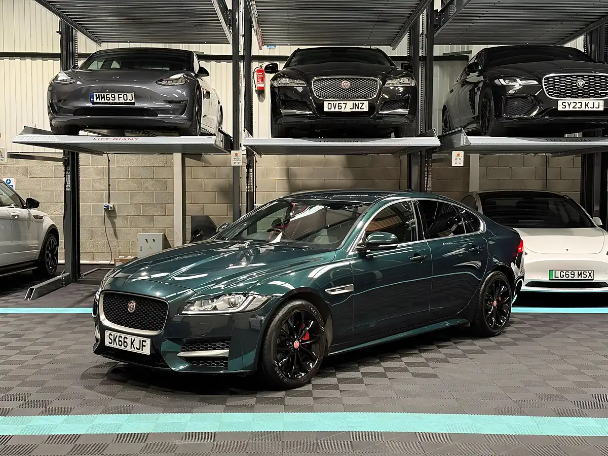 Used 2016 Jaguar Xf R-Sport Green - Interior and Exterior details 5