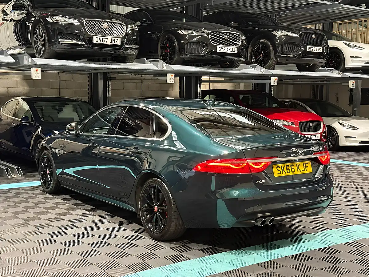Used 2016 Jaguar Xf R-Sport Green - Interior and Exterior details 7