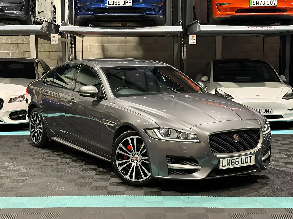 Used 2016 Jaguar Xf R-Sport Grey - Front View