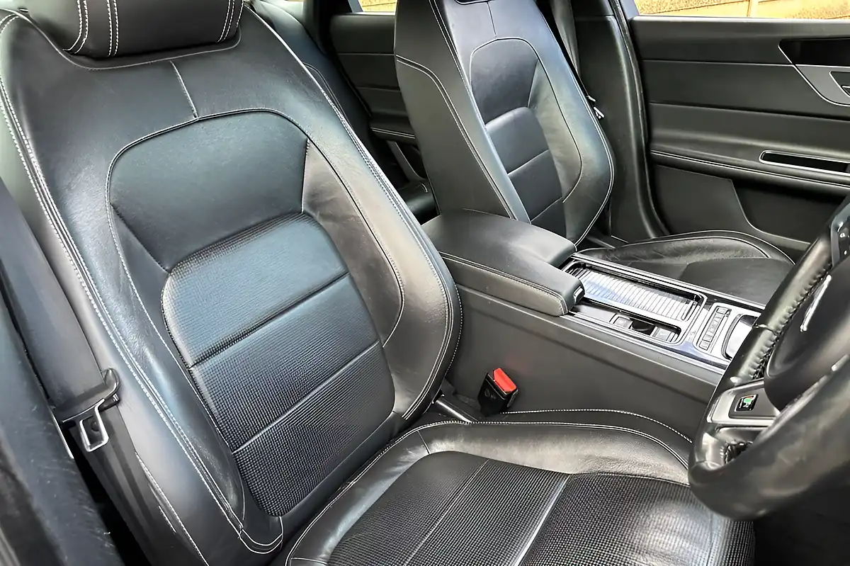 Used 2016 Jaguar Xf R-Sport Santorini Black - Interior and Exterior details 18