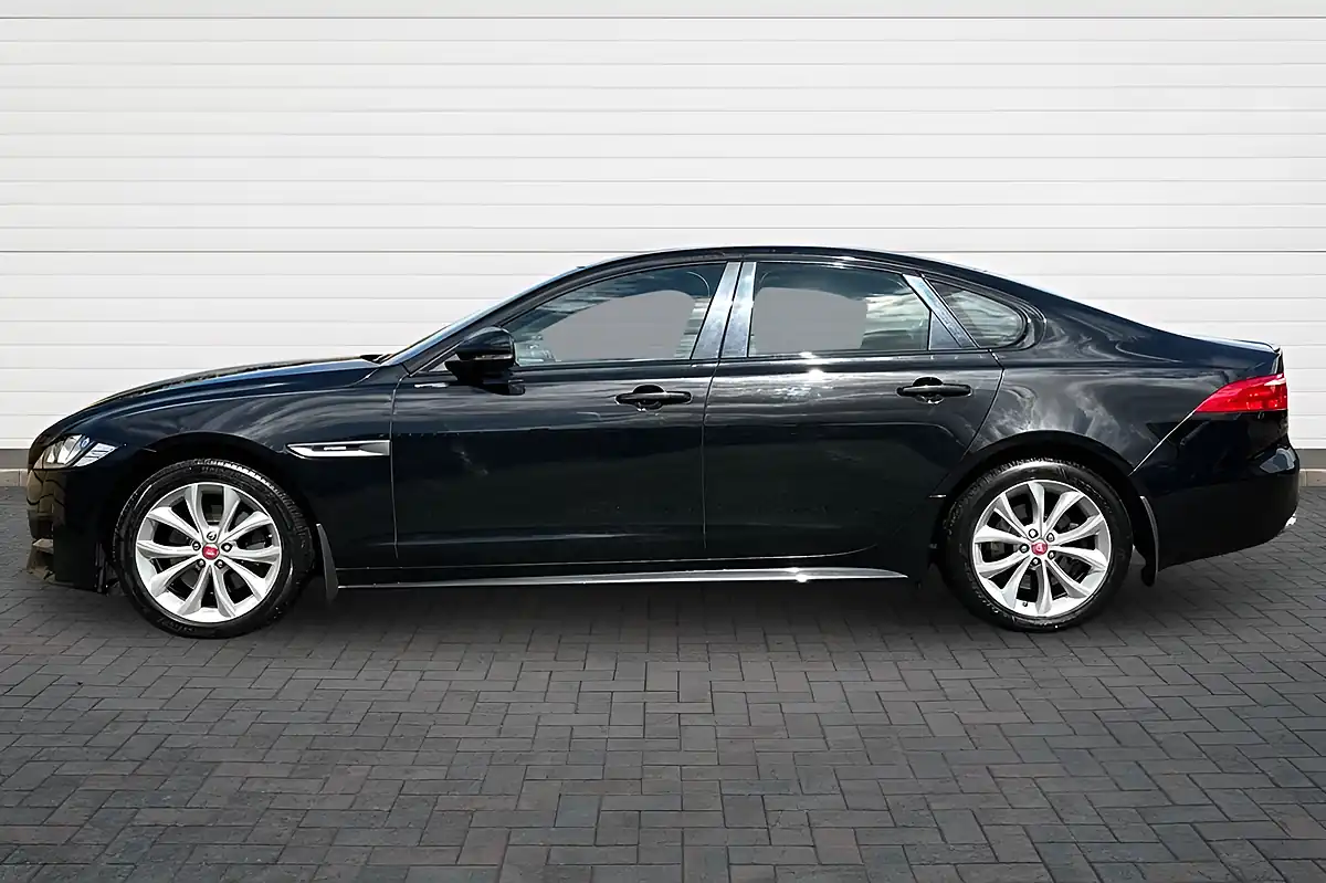 Used 2016 Jaguar Xf R-Sport Santorini Black - Interior and Exterior details 6