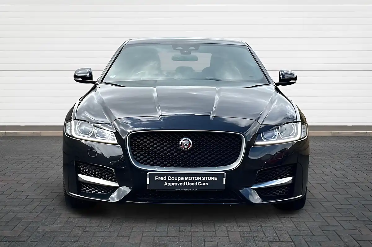 Used 2016 Jaguar Xf R-Sport Santorini Black - Interior and Exterior details 8