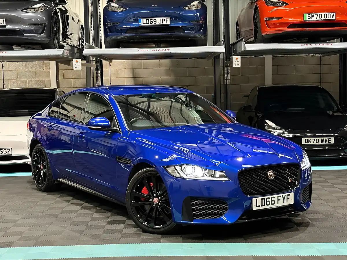 Used 2016 Jaguar Xf S Blue - Front View