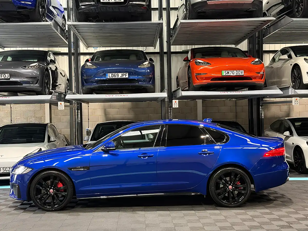Used 2016 Jaguar Xf S Blue - Interior and Exterior details 6