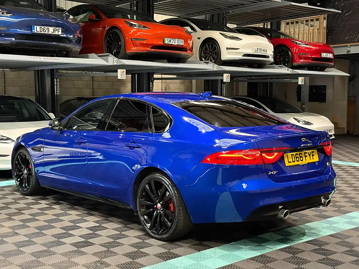 Used 2016 Jaguar Xf S Blue - Interior and Exterior details 7