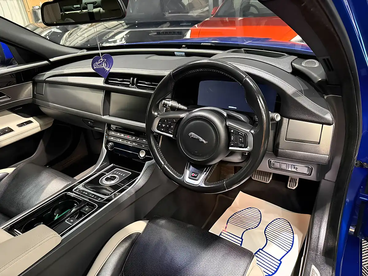 Used 2016 Jaguar Xf S Blue - Interior and Exterior details 12