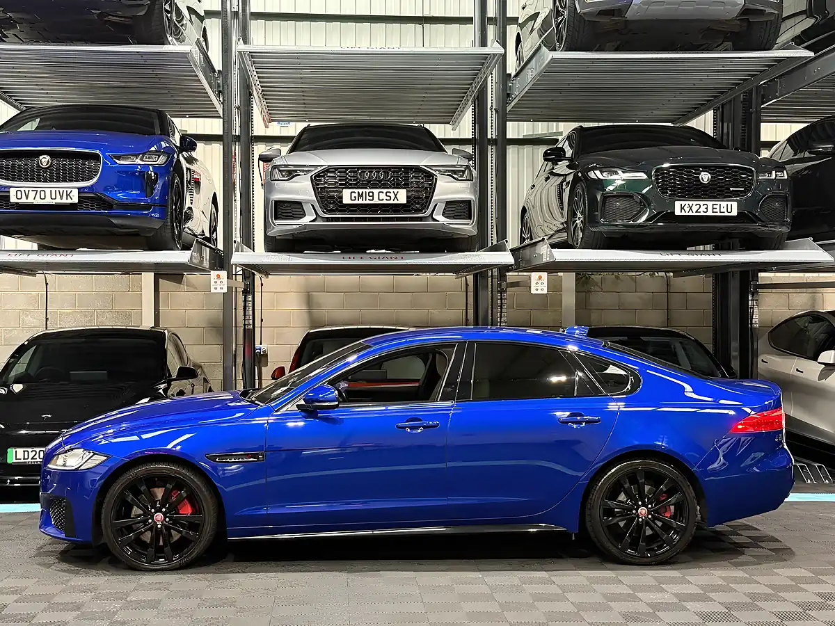 Used 2016 Jaguar Xf S Blue - Interior and Exterior details 6