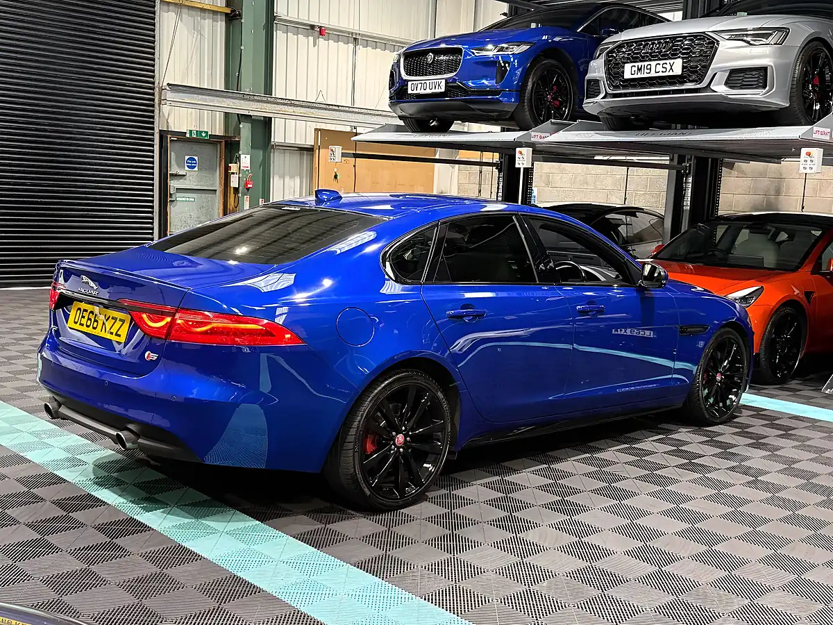Used 2016 Jaguar Xf S Blue - Interior and Exterior details 9