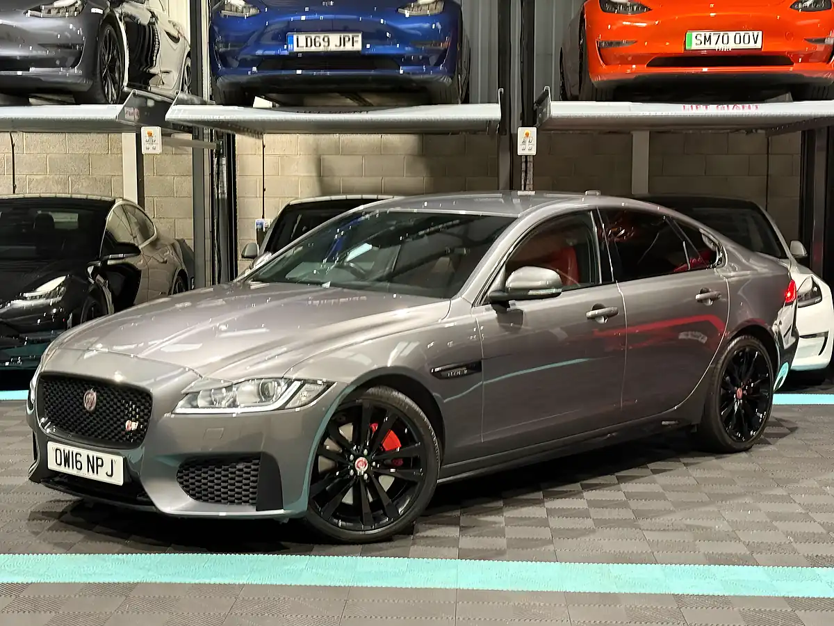 Used 2016 Jaguar Xf S Grey - Interior and Exterior details 5
