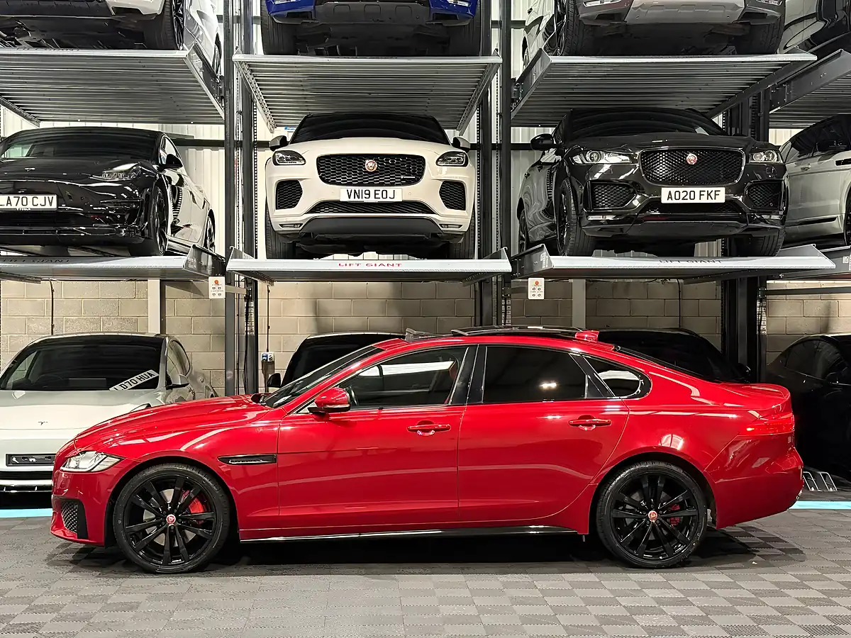 Used 2016 Jaguar Xf S Red - Interior and Exterior details 6