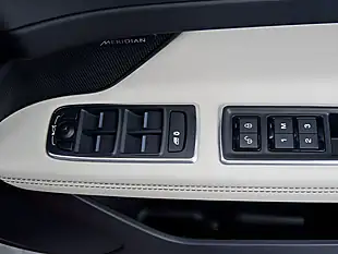 Used 2016 Jaguar Xf S Red - Interior and Exterior details 10