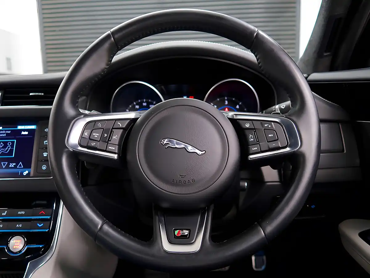 Used 2016 Jaguar Xf S Red - Interior and Exterior details 14