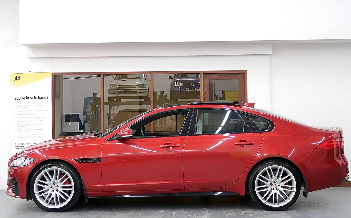 Used 2016 Jaguar Xf S Red - Interior and Exterior details 7