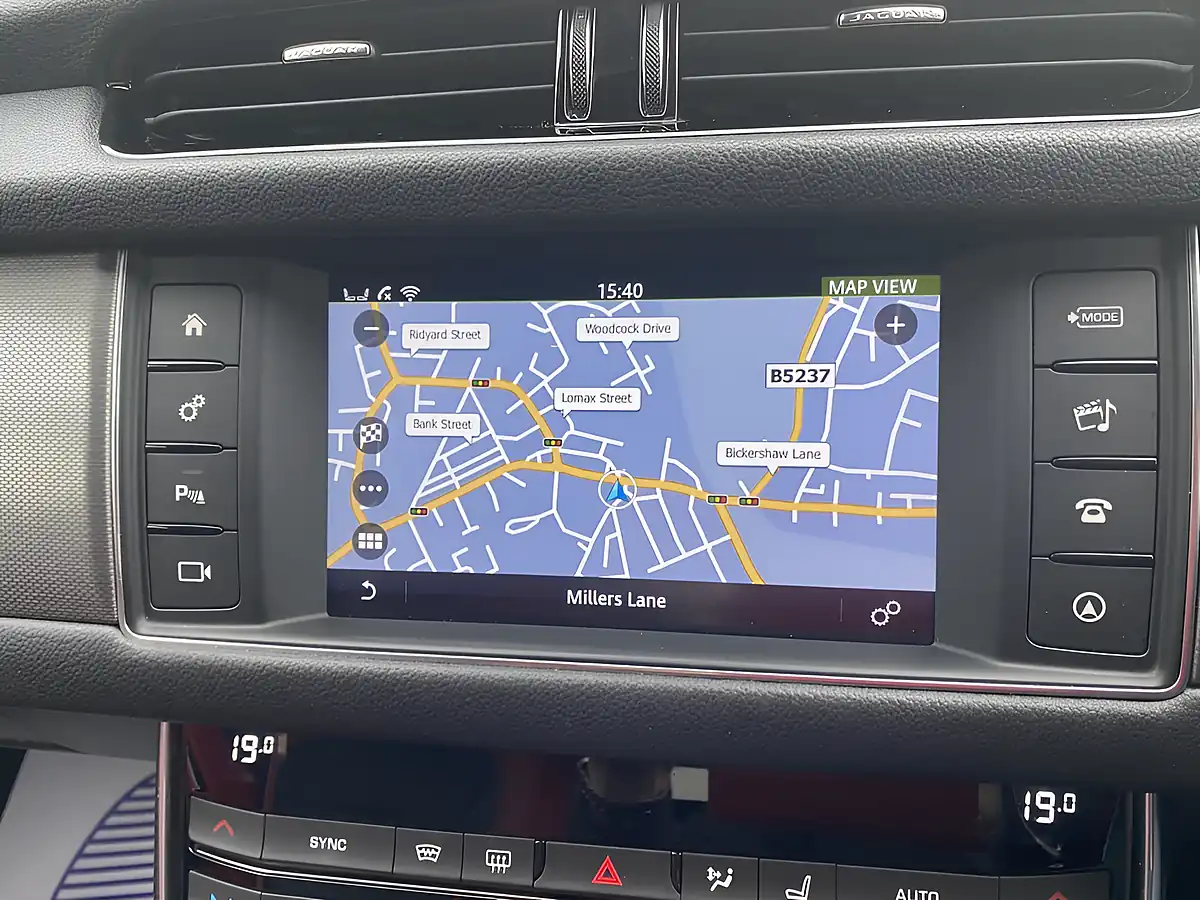 Used 2016 Jaguar Xf S Red - Interior and Exterior details 20