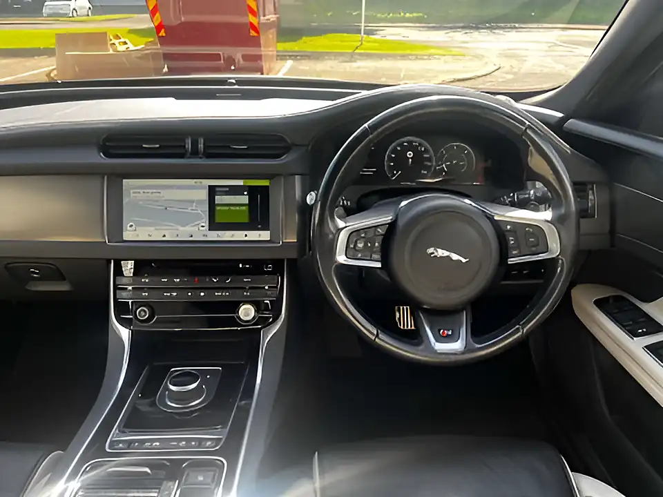 Used 2016 Jaguar Xf S White - Interior and Exterior details 16