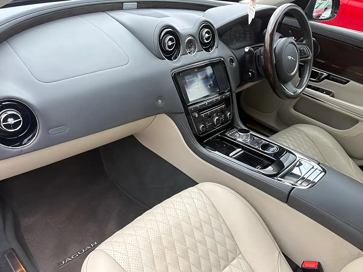 Used 2016 Jaguar Xj Autobiography Grey - Interior and Exterior details 2