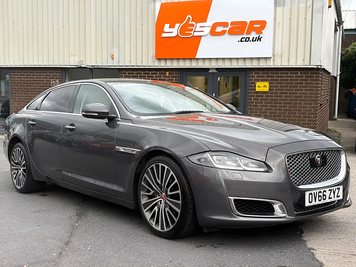 Used 2016 Jaguar Xj Autobiography Grey - Interior and Exterior details 3