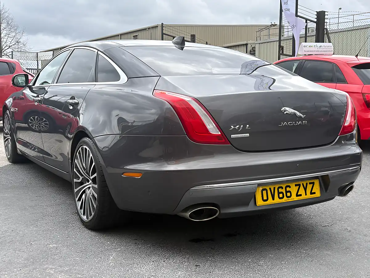 Used 2016 Jaguar Xj Autobiography Grey - Interior and Exterior details 8