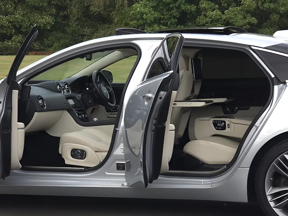 Used 2016 Jaguar Xj Autobiography Rhodium Silver Metallic - Interior and Exterior details 13