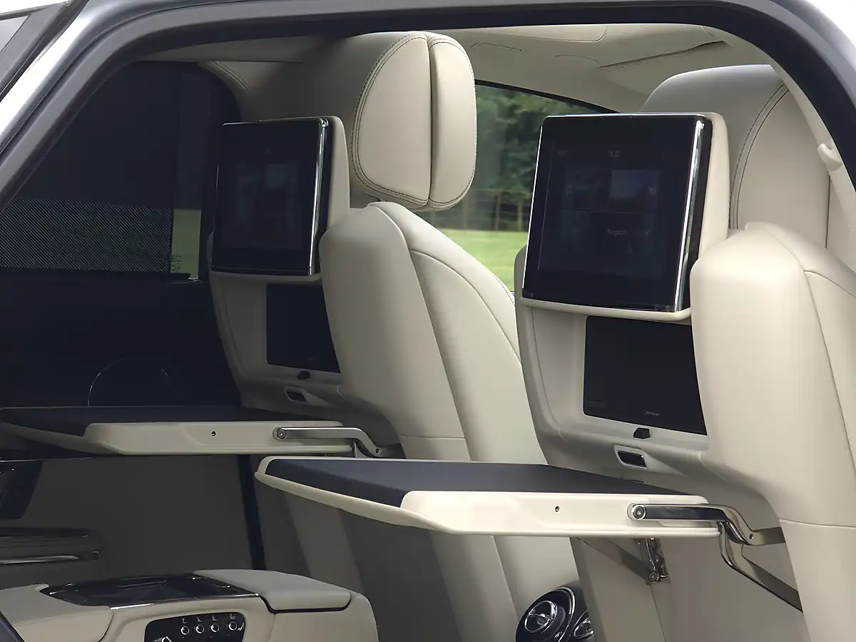 Used 2016 Jaguar Xj Autobiography Rhodium Silver Metallic - Interior and Exterior details 3