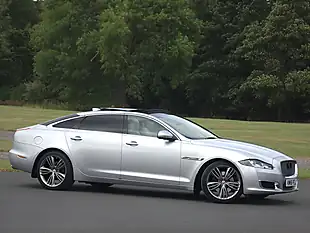 Used 2016 Jaguar Xj Autobiography Rhodium Silver Metallic - Interior and Exterior details 5