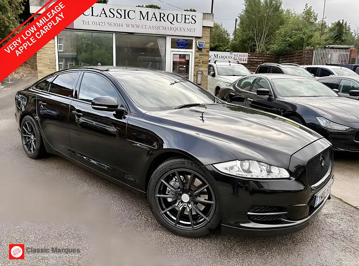 Used 2016 Jaguar Xj Portfolio Black - Front View