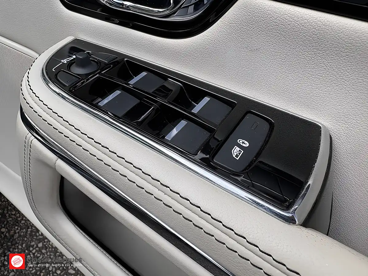 Used 2016 Jaguar Xj Portfolio Black - Interior and Exterior details 14