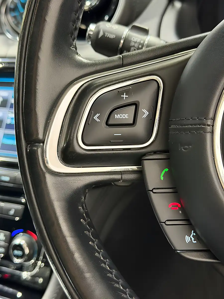 Used 2016 Jaguar Xj Portfolio White - Interior and Exterior details 16