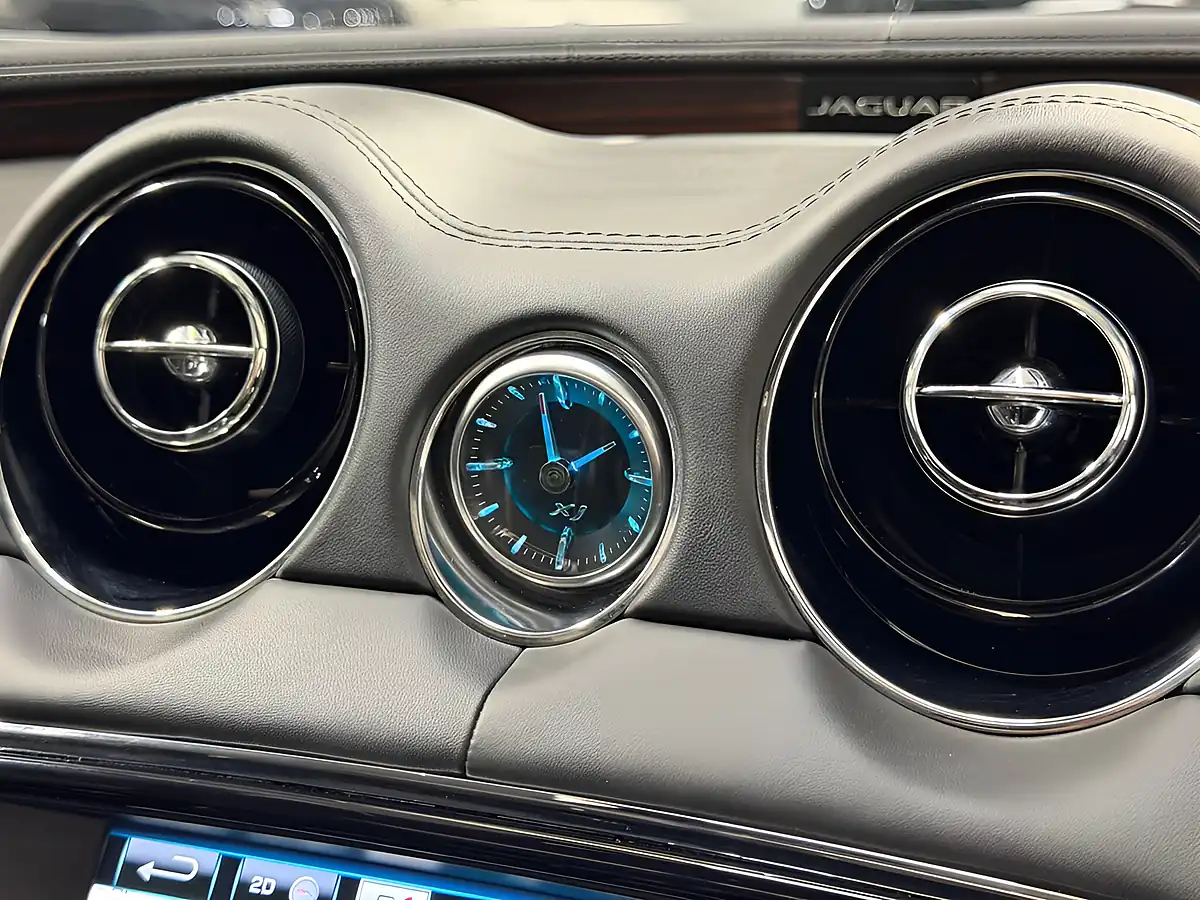 Used 2016 Jaguar Xj Portfolio White - Interior and Exterior details 18