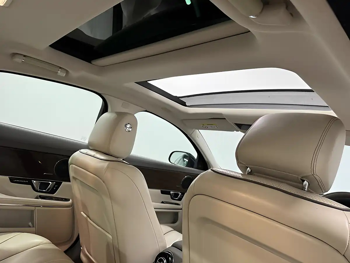Used 2016 Jaguar Xj Premium Luxury Blue - Interior and Exterior details 12