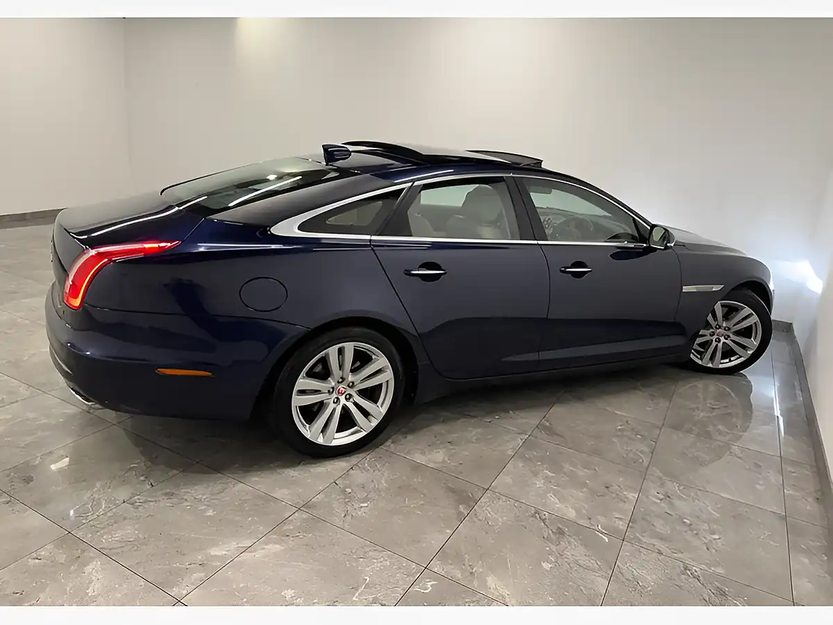 Used 2016 Jaguar Xj Premium Luxury Blue - Interior and Exterior details 8
