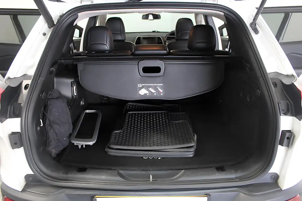 Used 2016 Jeep Cherokee 75th Anniversary White - Interior and Exterior details 12