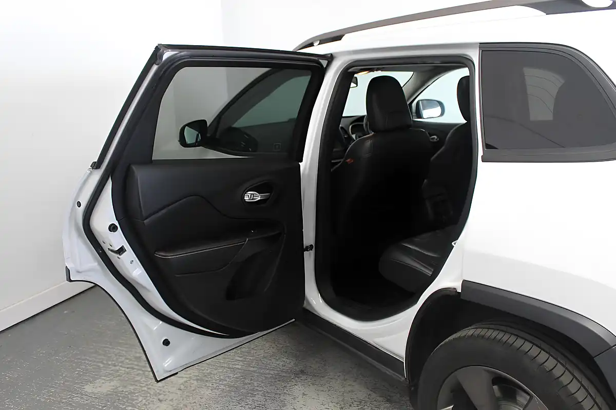 Used 2016 Jeep Cherokee 75th Anniversary White - Interior and Exterior details 13