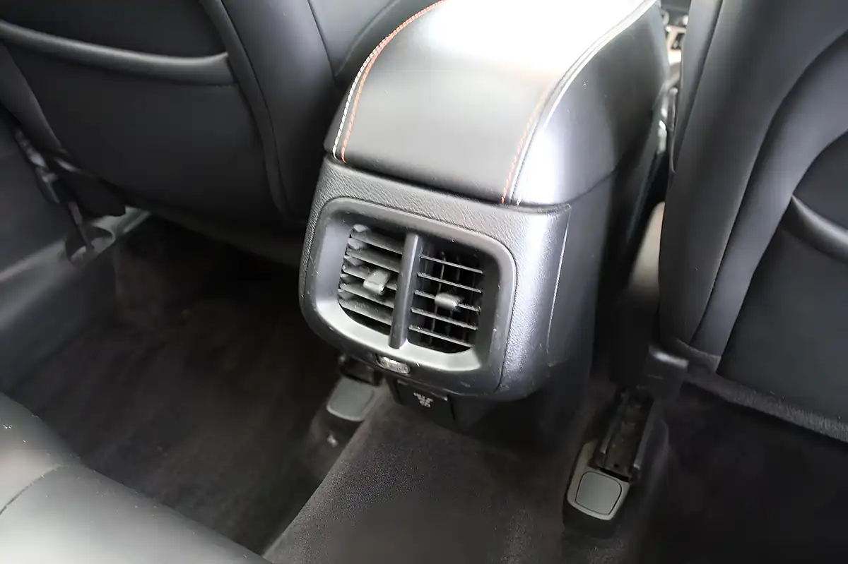 Used 2016 Jeep Cherokee 75th Anniversary White - Interior and Exterior details 19