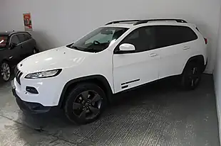 Used 2016 Jeep Cherokee 75th Anniversary White - Interior and Exterior details 4