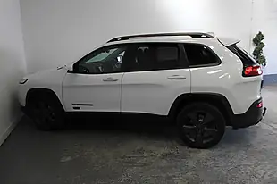 Used 2016 Jeep Cherokee 75th Anniversary White - Interior and Exterior details 7