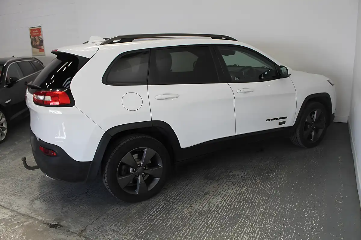 Used 2016 Jeep Cherokee 75th Anniversary White - Interior and Exterior details 8