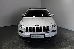 Used 2016 Jeep Cherokee 75th Anniversary White - Interior and Exterior details 9