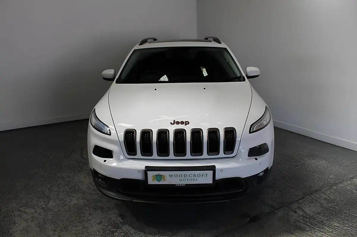 Used 2016 Jeep Cherokee 75th Anniversary White - Interior and Exterior details 9