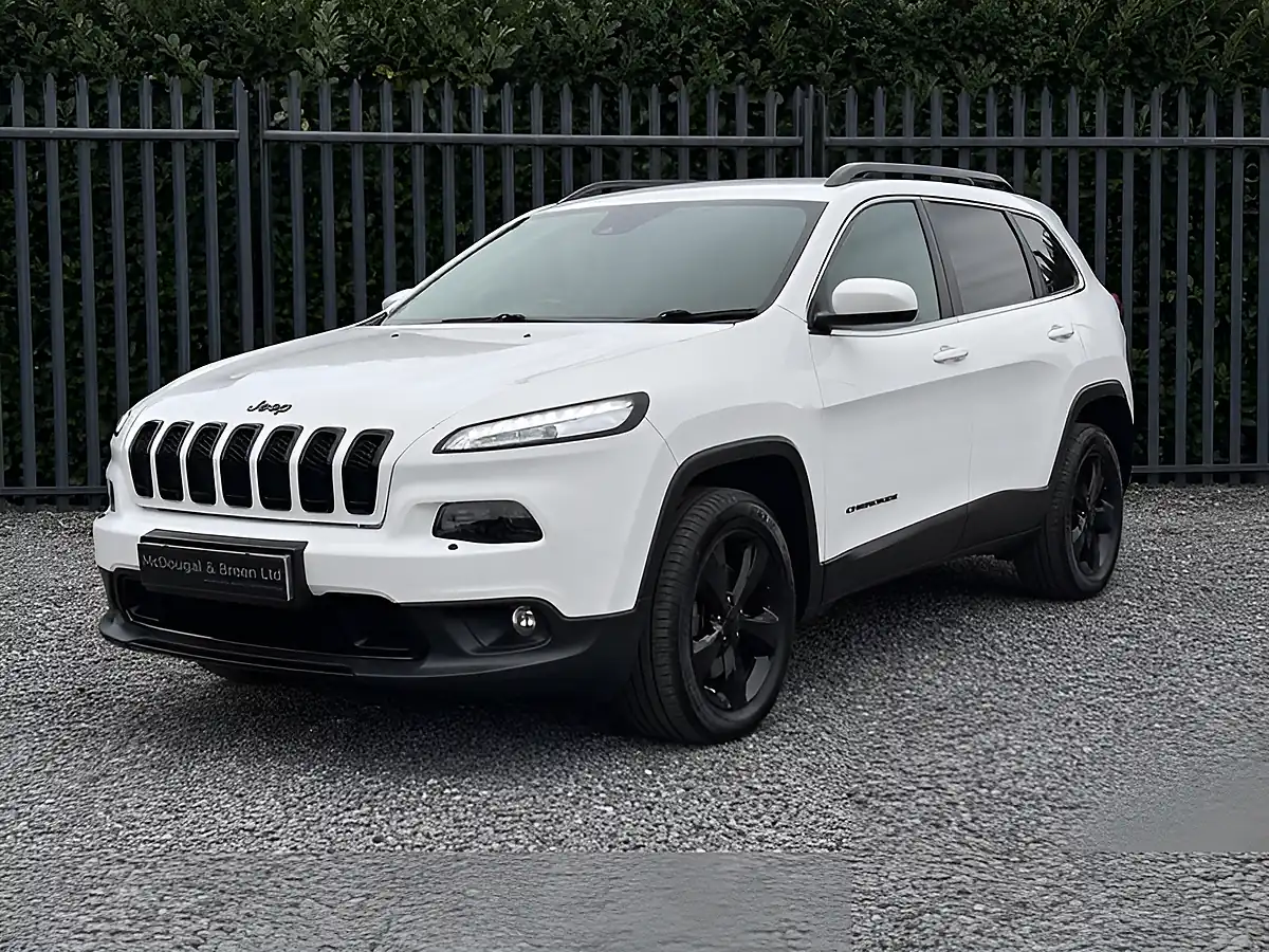 Used 2016 Jeep Cherokee Night Eagle White - Front View