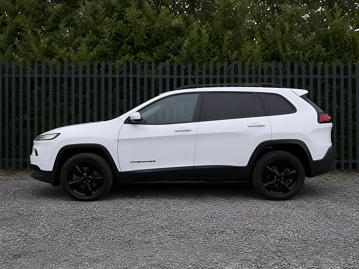 Used 2016 Jeep Cherokee Night Eagle White - Interior and Exterior details 2