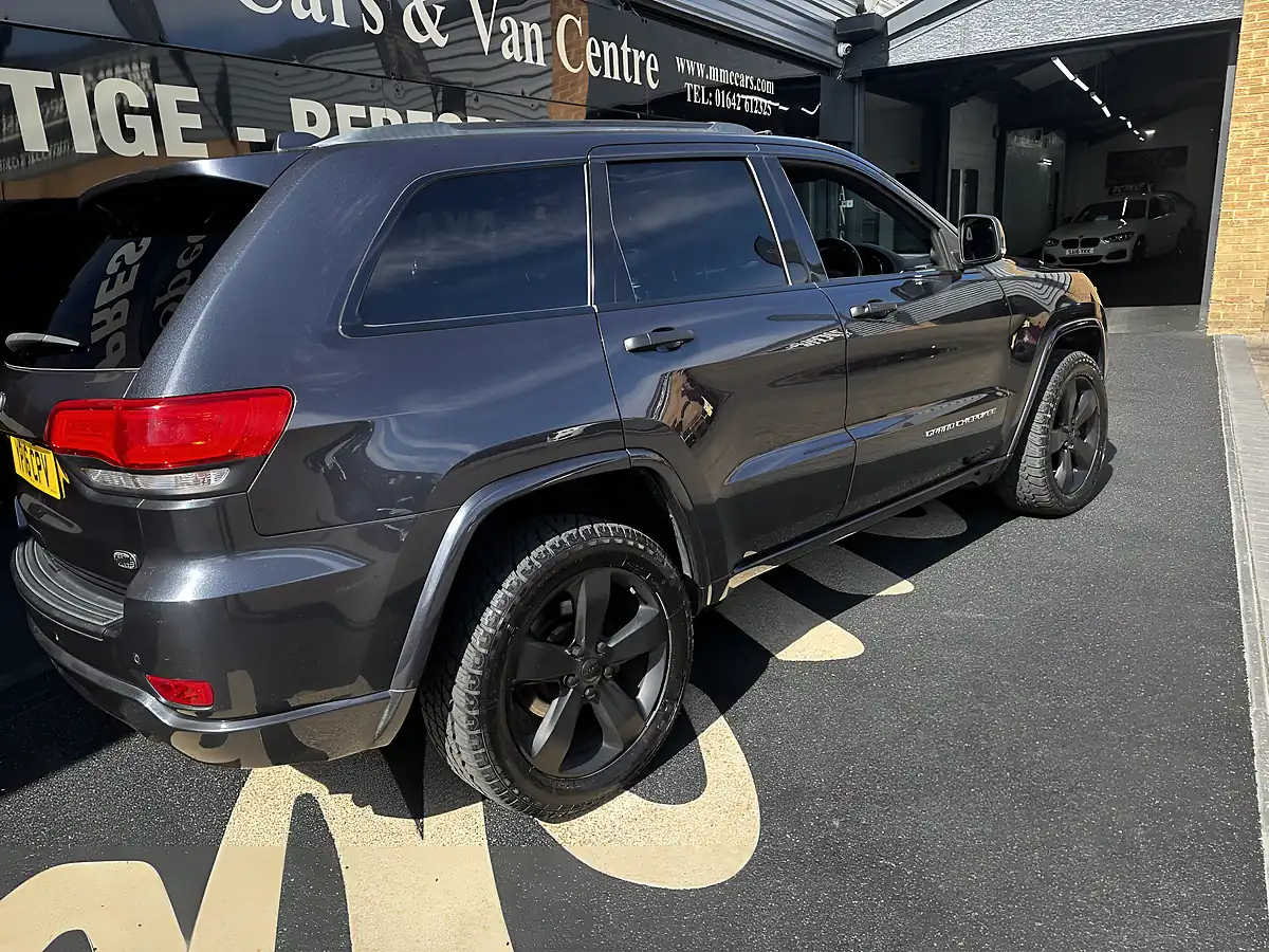 Used 2016 Jeep Grand Cherokee Overland Granite Crystal Metallic - Interior and Exterior details 4