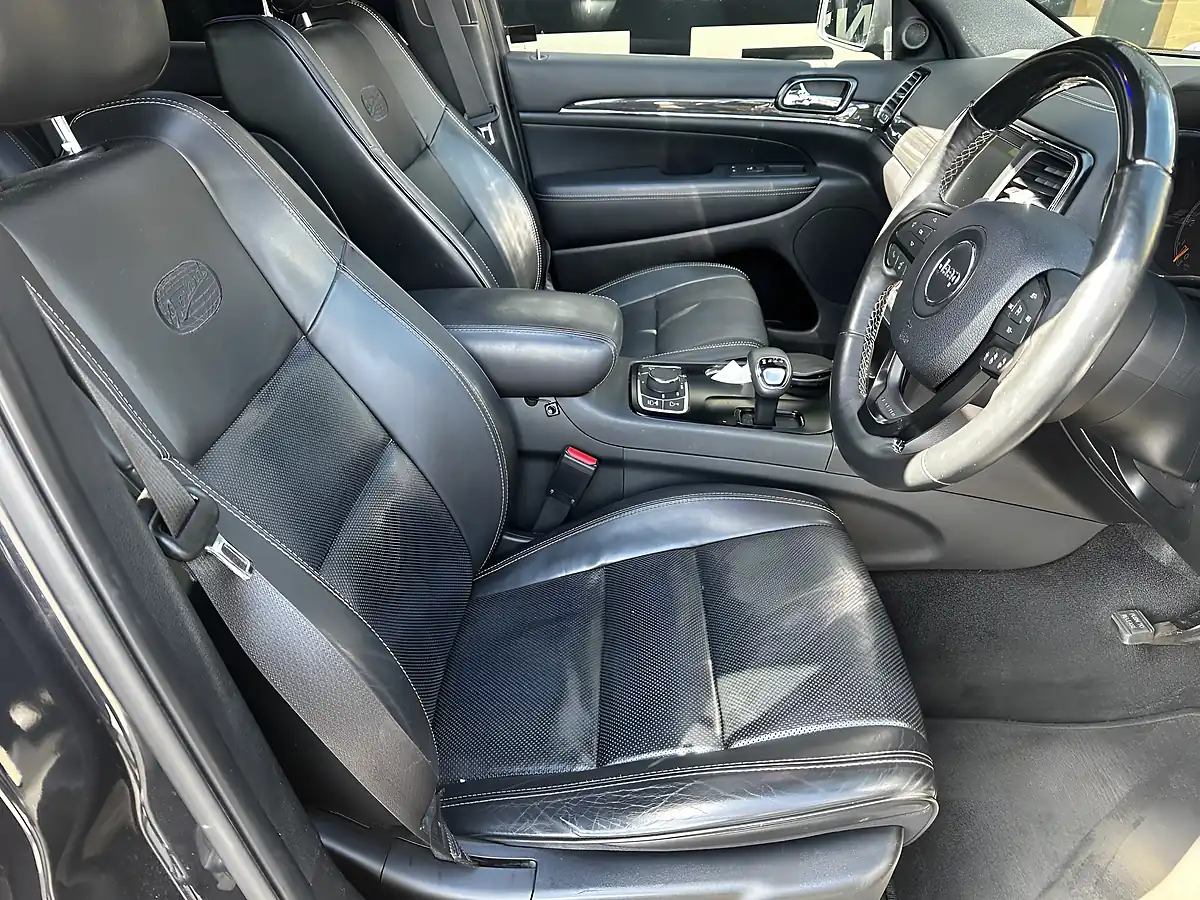 Used 2016 Jeep Grand Cherokee Overland Granite Crystal Metallic - Interior and Exterior details 5